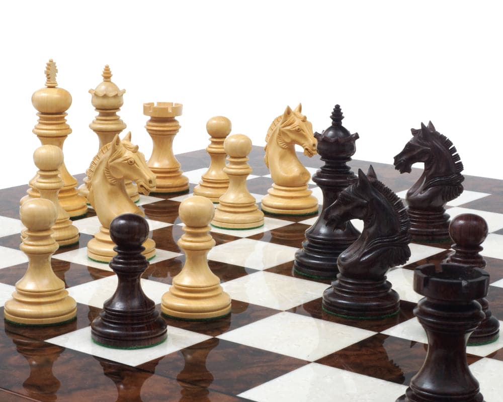 The Garvi Luxury Rosewood and Walnut Chess Set (Hover Image)