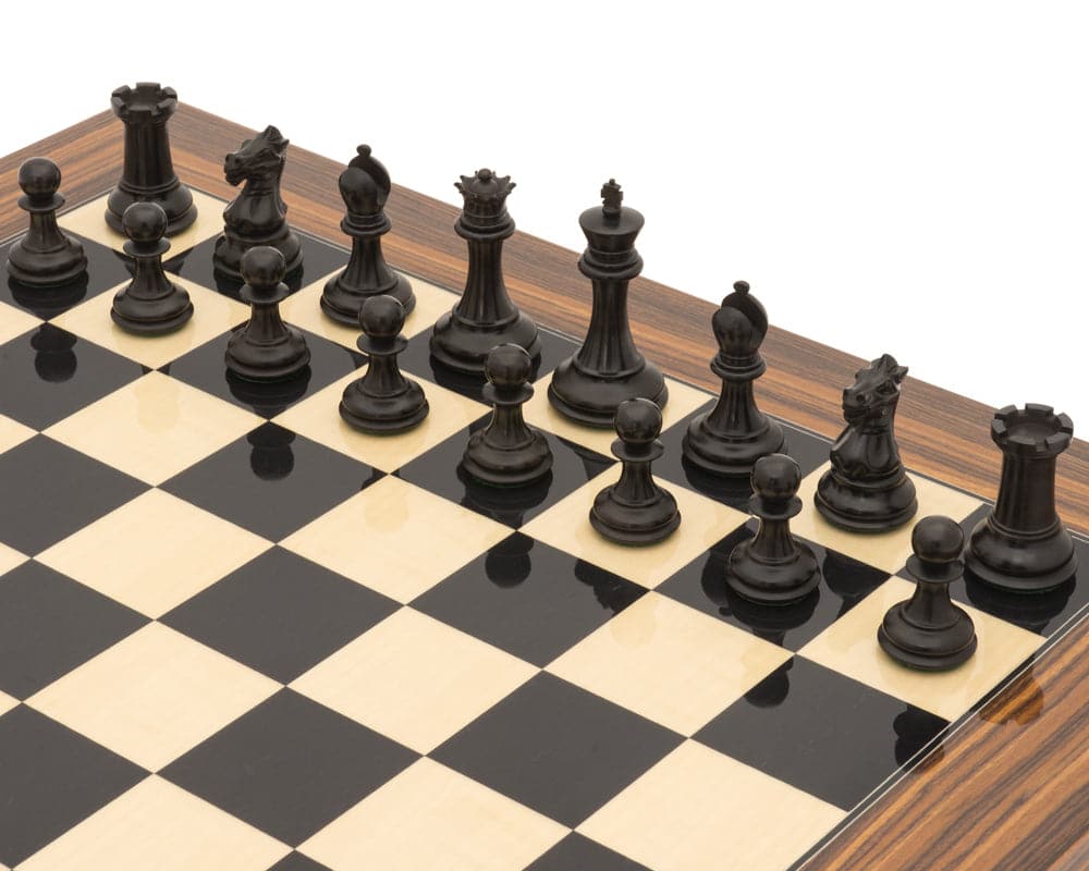 The Sovereign Palisander Staunton Chess Set (Hover Image)