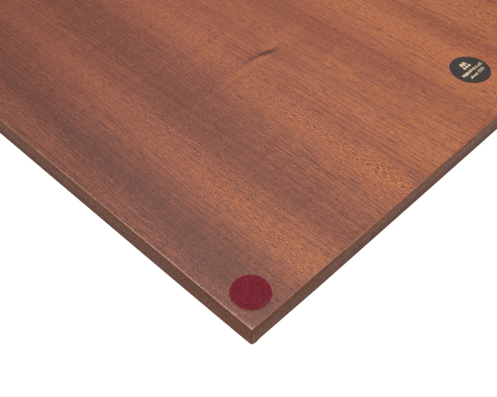 20 Inch Manopoulos Mahogany Chess Board corner detail with quality finish and smooth surface.